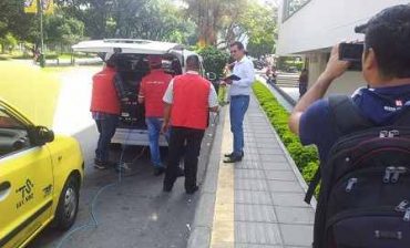 Director del AMB lideró operativos conjuntos del AMB y Tránsito de Bucaramanga, por emisión de gases en fuentes móviles y documentos de taxis