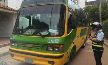 AMB y Tránsito de Bucaramanga intensificaron acciones operativas contra la informalidad en el transporte público